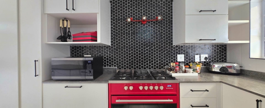 3 Bedroom Property for Sale in Kleinbaai Western Cape